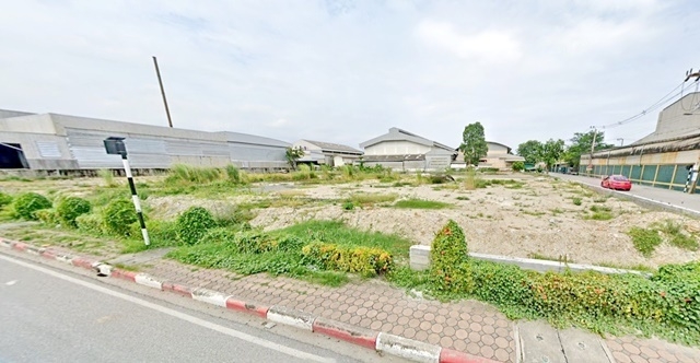 หัวมุม ทำเลดีมาก ให้เช่าที่ดินถมแล้ว 3ไร่ 30ตรว สารสาสน์วิเทศสมุทรปราการ ตลาดนิคมบางปู ติดถนน เหมาะกับโกดัง โรงงาน โชว์รูม  แพรกษา