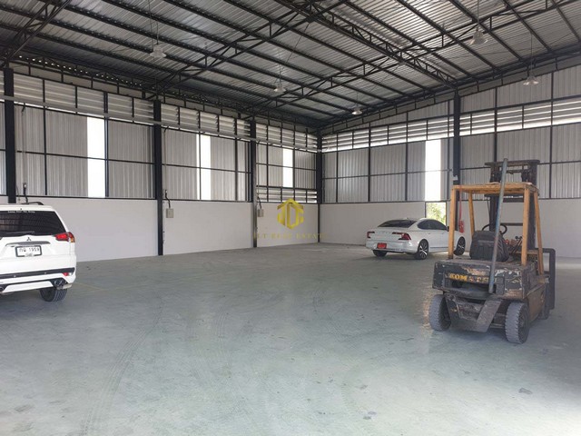 ขาย/ให้เช่าโรงงาน เนื้อที่ 1 ไร่ พื้นที่สีม่วงลาย อ.ศรีราชา ชลบุรี