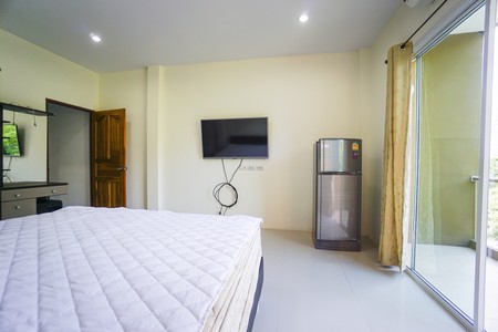 Commercial Building Town house For Sale in Bophut Koh Samui 3-Story Townhouse 5 Minutes to Central Samui and Chaweng Beach