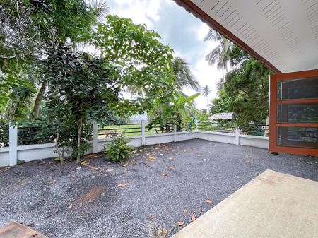 Newly Renovate 2story 4 bedroom house for Sale in Nathon Ang Thong Koh Samui Surat Thani