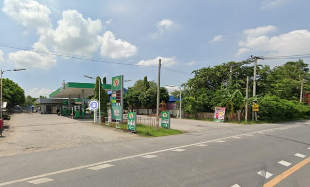 ปั๊ม PT ที่ดินสี่เหลี่ยมผืนผ้า ให้เช่าที่ดินเปล่าถมแล้ว 3ไร่ 52ตรว.  ลำลูกกาคันทรี่คลับ ( 2 กม .) คลอง11 ถนนหน้ากว้างมาก