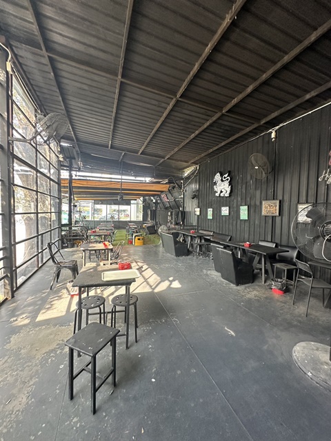 ลาดปลาเค้า 202ตรว.ถ.รามอินทรา ติดรถไฟฟ้าสีชมพู  ให้เช่า-เซ้งร้านอาหารกึ่งผับ  802ตรม.ครบพร้อมเปิดกิจการต่อได้เลย  2โถง 4น้ำ 10จอดรถ 3แอร์