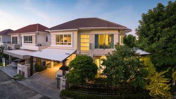 ให้เช่าและขายบ้านเดี่ยว 2 ชั้น บางกอกบูเลอวาร์ด พระราม 9 ศรีนครินทร์ กรุงเทพกรีฑา แปลงมุม มี 3 นอน 4 น้ำ