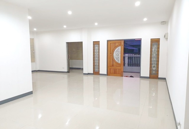 แม็คโคร หางดง รักสัตว์ 93ตรว ขาย-ให้เช่า บ้านใหญ่มาก ใกล้เซเว่น 7-11 4นอน เชียงใหม่ 200ตรม. 3น้ำ  2แอร์