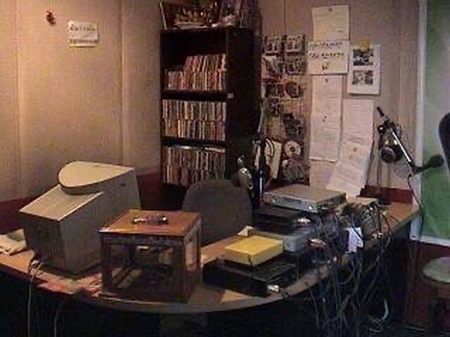 ทรัพย์ทรงค่ารับสักราชใหม่ สถานีวิทยุชุมชนคลื่น FM จดทะเบียนถูกต้องขึ้นต่อ กสทช. ทำต่อได้เลย โทร 083-0052952