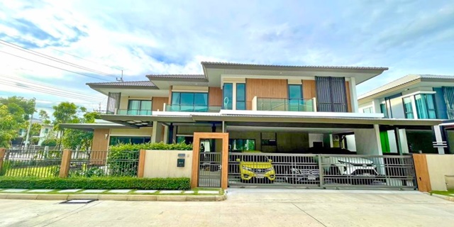  เพียวเพลส ราชพฤกษ์ ติดสนามหญ้า  106ตรว.ให้เช่าบ้านหรูใหญ่มาก 2ชั้น 5นอน ห้องหัวมุม  296ตรม. 124,998B-M  5น้ำ 3จอดรถ 6แอร์Pure Place Ratchaphruek 2-story Lux house 5bed for rent corner room next to the lawn 105sq.wa. 295sq.m. 124,999B-M  5bath 3parking 6A/C.ซอยเทียมคุณประชาร่วมใจ ถนนราชพฤกษ์ ตำบลคลองข่อย อำเภอปากเกร็ด นนทบุรี 111205 ห้องนอน5 ห้องน้ำ1 ห้องแม่บ้าน1 ห้องครัว1 ห้องนั่งเล่น3 จอดรถ6 แอร์ส่วนกลาง- ฟิสเนต- สระว่ายน้ำ- สวนสาธารณะ- รปภ. 24 ชม.สถานที่ใกล้เคียงตลาด