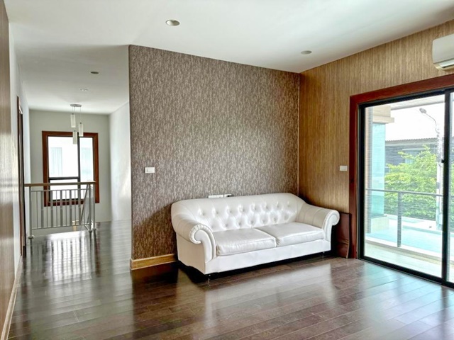 เพียวเพลส ราชพฤกษ์ ติดสนามหญ้า 106ตรว. ให้เช่าบ้านหรูใหญ่มาก 2ชั้น 5นอน ห้องหัวมุม296ตรม. 5น้ำ 3จอดรถ 6แอร์