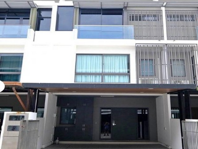 POR3628 ขาย ทาวน์โฮม 3 ชั้น แลนด์มาร์ค เอกมัย-รามอินทรา LANDMARK EKAMAI-RAMINDRA ลาดพร้าว ถนนสุคนธสวัสดิ์25