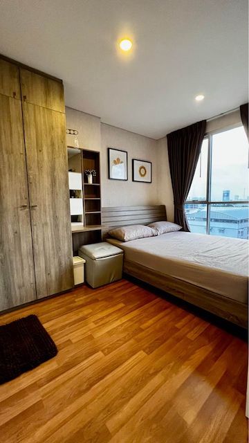 Lumpini Place บางนา กม 3 เป็นส่วนตัว สงบ ชั้น 8 ติดเซ็นทรัลบางนา***บริการรับฝากขาย/เช่าบ้าน  คอนโด และให้คำปรึกษา สนใจติดต่อได้ตลอดเวลา*** สนใจรายละเอียดเพิ่มเติมหรือรูปภาพหรือนัดชมห้องติดต่อ เอกชัย (Aui) T. 089-799-5598 Line ID:  @auiauiaui001  ( เติม @ ด้านหน้าด้วยนะครับ )แบบห้อง  1 ห้องนอน  1 ห้องน้ำ ขนาด 24 ตรม. ชั้น 8  อาคาร Cห้องสะอาด ตกแต่งสวยงาม พร้อมเข้าอยู่รายละเอียด--------------------------------------------------------------ราคาเช่า  :  