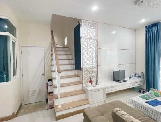 ให้เช่าทาวน์โฮม โกลเด้น ทาวน์ วงศ์สว่าง – แคราย รัตนาธิเบส นนทบุรี