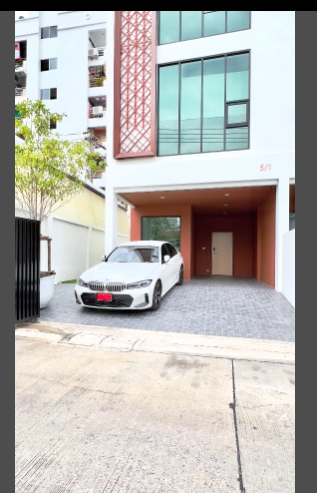 ให้เช่าโฮมออฟฟิศ 3.5 ชั้น พื้นที่ 235ตรม ใกล้เซ็นทรัล อีสต์วิลล์ เลียบด่วนรามอินทรา