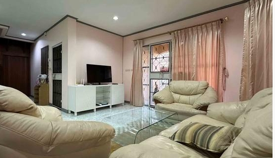 ให้เช่าบ้านเดี่ยว 2 ชั้น มัณฑนา - พระยาสุเรนทร์ 26 เฟอร์พร้อมอยู่ ใกล้ MRT บางชัน