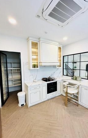 ให้เช่าและขายบ้านเดี่ยว 2 ชั้น นันทวัน พระราม9-กรุงเทพกรีฑาตัดใหม่ เนื้อที่ 43 ตรว มี 4 นอน 5 น้ำ