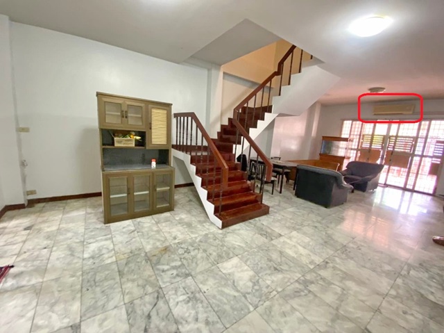  MRTบางขุนนนท์ ใหญ่มาก!บางยี่ขัน แอร์3ตัว 4นอน เซ็นทรัลปิ่นเกล้า จรัญฯ43-45 ให้เช่าทาวน์เฮ้าส์ใหญ่ 3ชั้น 4นอน 3น้ำ 1ครัว 1จอดรถ 12,498 b-m 24 ตรว.240ตรม.Largest 4Bed Central Pinklao Charan43-45 MRT Bangkunnon 3Air Bangyikan For Rent Townhouse 3 Stories 240Sq.m 24Sq.wa 12,498 b-mแขวง อรุณอมรินทร์ เขตบางกอกน้อย กรุงเทพมหานคร 24 ตรว.240 ตรม.24 Sqwa.240Sqm.มีเฟอร์นิเจอร์พร้อมอยู่เครื่องปรับอากาศ 3ตัวเครื่องทำน้ำอุ่นเตียง ตู้เย็น โต๊ะกินข้าว โทรทัศน์ ชุดโซฟา 4 ห้องนอน 3 ห้องน้