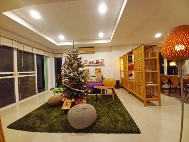 ให้เช่าบ้านใหญ่มาก เฟอร์ครบ 80 ตร.ว วิลล่า ศรีนครินทร์ ศรีด่าน20-22 นานาชาติบางกอกพัฒนา  220ตรม. 3นอน นานาชาติไทย-สิงคโปร์  อะคาเดีย