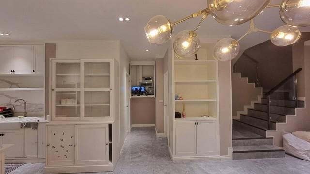 ให้เช่าทาวน์โฮมหลังมุม บ้านกลางเมือง GRAND DE PARIS รัชดา บ้านพร้อมพักอาศัย ใกล้โรงเรียนนานาชาติสิงคโปร์ SISB เลียบด่วนเอกมัย-รามอินทรา