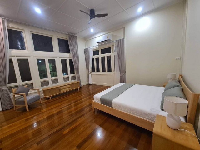 ให้เช่าบ้านเดี่ยว เนื้อที่ 360 ตารางวา ซอยสุขุมวิท44  มี 7 ห้องนอน 5 ห้องน้ำ