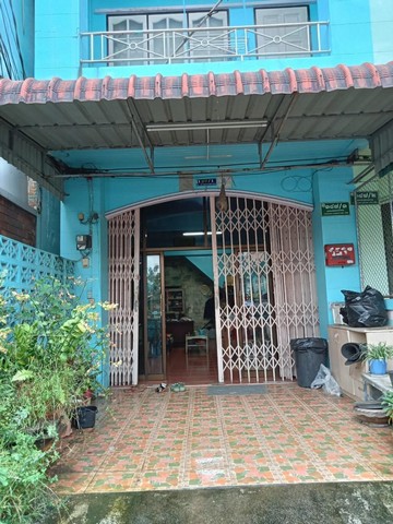 ขายตึกแถว 2 ชั้น ขนาด 25 ตารางวา  ติดถนน สายหลัก ย่านธุรกิจ ใกล้สี่แยกไฟแดงปากแพรก เมืองพัทลุง   ZST185