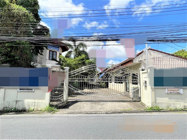 รายละเอียดเพิ่มเติมCode ID : PKK02-13235ราคาขาย      10,667,000 บาท- ขนาดพื้นที่ :  267.30 ตร.ว (2 งาน / 67.30 ตร.ว) - พื้นที่ใช้สอย :   272.95 ตร.ม- จำนวนห้อง : 3 ห้องนอน 3 ห้องน้ำ- ที่จอดรถ :  1-2 คัน- บ้านเดี่ยว :     2 ชั้น- บ้านเดี่ยวหันทางทิศ : -- อายุอาคาร :   17 ปีพิกัดทรัพย์ :  https://maps.app.goo.gl/WY4Up7t2tB64TofbAสถานที่ใกล้เคียง- ใกล้โลตัส โกเฟรช ซูเปอร์มาร์เก็ต เจ้าฟ้า- ใกล้โลตัส โกเฟรช ตลาดหมู่บ้านเมืองทอง-ภูเก็ต- ใกล้โรบินสันไลฟ์สไตล์ ฉ�