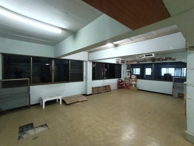 ให้เช่าอาคาร4.5ชั้น สุขุมวิท 93 อ่อนนุช30 ใกล้ BTSอ่อนนุช พื้นที่ 800 ตร.ม. 5 ห้อง 8 ห้องน้ำ  จอดรถได้ 4 คัน รถ4ล้อ 6ล้อเข้าได้