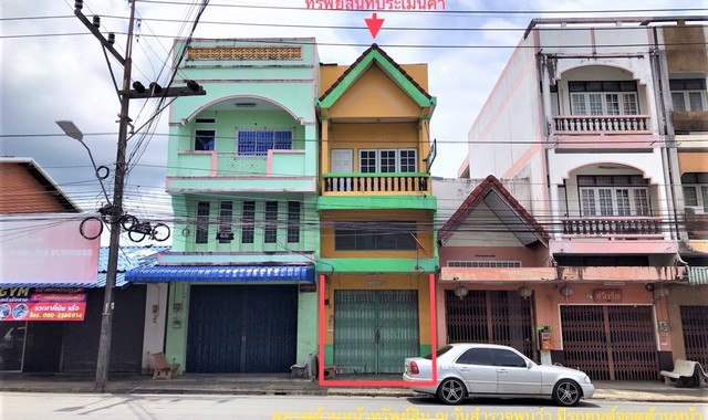   รายละเอียดเพิ่มเติม Code ID : PKK04-05418  ราคาขาย 5,920,000  บาท- ขนาดพื้นที่ :   26.00 ตร.ว.- พื้นที่ใช้สอย :   200.00 ตร.ม.- จำนวนห้อง :   2 ห้องนอน 2 ห้องน้ำ - ที่จอดรถ :   1    คัน- บ้านหันทางทิศ : - พิกัดทรัพย์ : https://maps.app.goo.gl/n4qiHZM6D2gZxNHh7    สถานที่ใกล้เคียง- ใกล้โลตัส จันดี - ใกล้โลตัส โกเฟรช จันดี - ใกล้โรงพยาบาลช้างกลาง (พ่อท่านคล้าย วาจาสิทธิ์) - ใกล้โรงพยาบาลสมเด็จพระยุพราชฉวาง สอบถามเพิ่มเติม/นัดชมโทร. 097-419-5982(พลอย)โท�