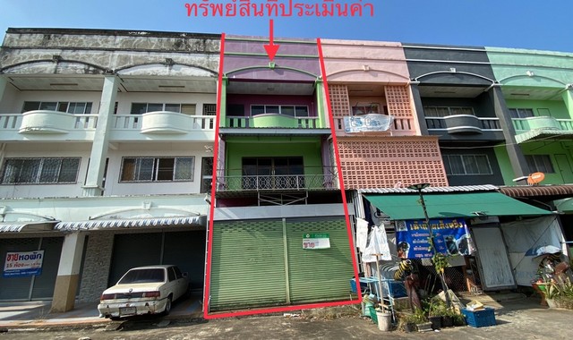  รายละเอียดเพิ่มเติม Code ID : PKK04-05692  ราคาขาย 1,700,000  บาท- ขนาดพื้นที่ :   20.00 ตร.ว.- พื้นที่ใช้สอย :  225.00 ตร.ม. - จำนวนห้อง :  3 ห้องนอน 2 ห้องน้ำ  - ที่จอดรถ :    1   คัน- บ้านหันทางทิศ : - พิกัดทรัพย์ : https://maps.app.goo.gl/iEQiasrK8NSZU3f56    สถานที่ใกล้เคียง- ใกล้โรงพยาบาลพระพรหม  - ใกล้ ตลาดสองแผ่นดิน - ใกล้ตลาดนัดบ่อทราย- ใกล้ขายเช้าวันจันทร์และศุกร์  ร้านตาตุล ศิริพานิช  สอบถามเพิ่มเติม/นัดชมโทร. 097-419-5982(พลอย)โทร. 096-932-4624(ออ�