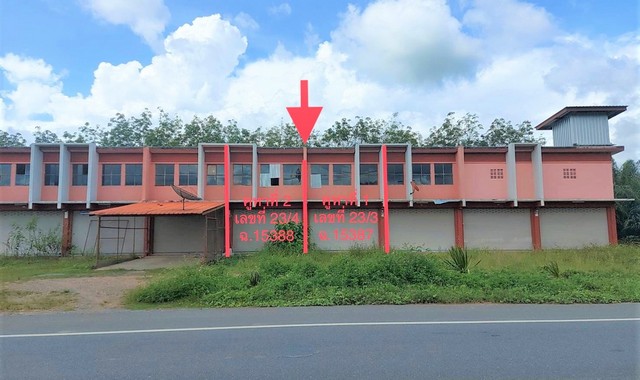   รายละเอียดเพิ่มเติม Code ID : PKK04-04434  ราคาขาย  1,820,000 บาท- ขนาดพื้นที่ :  37.60 ตร.ว. - พื้นที่ใช้สอย :   162.00 ตร.ม.- จำนวนห้อง :  2 ห้องนอน 2 ห้องน้ำ  - ที่จอดรถ :    2   คัน- บ้านหันทางทิศ : - พิกัดทรัพย์ : https://maps.app.goo.gl/TbknmEqbiuWY5daKA    สถานที่ใกล้เคียง- ใกล้ตลาดนัดลุงกล่ำ- ใกล้ตลาดโลตัส เขาลุ่น - ใกล้โลตัส โกเฟรช จันดี- ใกล้ปาริชาตมาร์ท  สอบถามเพิ่มเติม/นัดชมโทร. 097-419-5982(พลอย)โทร. 096-932-4624(ออมสิน)Line : @panaya (มี@ด้านหน้า)ปรึกษาสิน