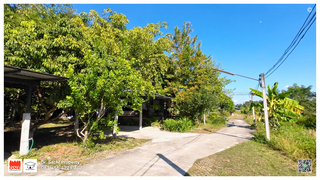  M08211ที่ดินสวยบรรยากาศดี ใกล้ มหาวิทยาลัยแม่โจ้ จากถนน ทล.1001 (เชียงใหม่–พร้าว) เข้ามา 60 ม.– เนื้อที่ 5 ไร่ 1 งาน 67 ตารางวา (2,167 ตรว.)– ที่ดินทรงสี่เหลี่ยมผืนผ้า กว้าง 68 ม. ลึก 134 ม. โดยประมาณ– ที่ดินหันหน้า ทิศตะวันตกเฉียงใต้– มีทางเข้าออกสาธารณะ ถนนคอนกรีต กว้าง 4 ม.———————————————————-: : รายละเอียดเพิ่มเติม : :1. บ้าน 1 ชั้น (พท.ใช้สอย 90 ตร.ม.) หน้าบ้านหัน ทิศใต้– 1 ห้องนอน 1 ห้องน้ำ 1 ห