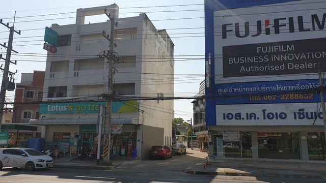 ตึกแถวอาคารพาณิชย์หน้ากว้าง 3 คูหา ด้านหลัง 4 คูหา ต. บ้านคลอง อ.ในเมือง จ.พิษณุโลก