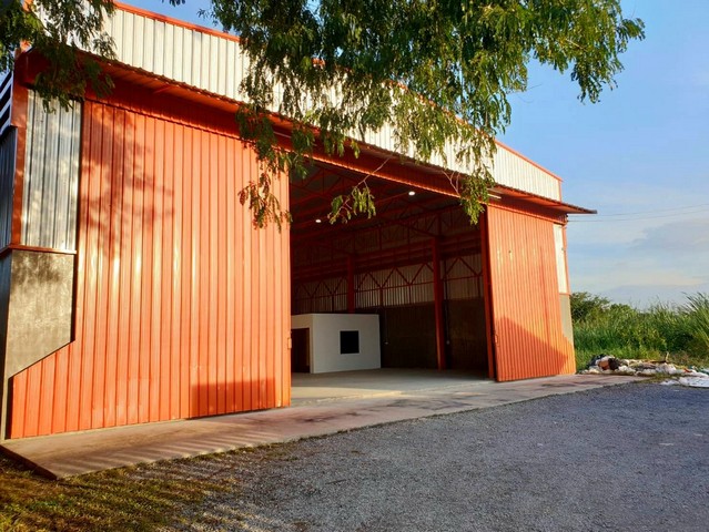 BRA442 ให้เช่าโกดัง วัชรพล สุขาภิบาล 5 เขตบางเขน 500 ตรม. ใกล้ห้าแยกวัชรพล สนใจติดต่อ : คุณสราวุฒิ Tel. 0994108945 Line : ballwuth ค่าเช่า 50,000 บาทต่อเดือน ประกัน 2 เดือน ล่วงหน้า 1 เดือน สัญญาขั้นต่ำ 1 ปีให้เช่าโกดังพื้นที่ใช้สอย 500 ตรม.ย่านสุขาภิบาล 5 ใกล้ห้าแยกวัชรพล เหมาะสำหรับเก็บสินค้าหรือเป็นจุดกระจายสินค้า ทำเลดีมาก เดินทางสะดวกใกล้ทางด่วนรายละเอียด- ขนาดโกดัง 500 ตารางเมตร- ถ.สุขาภิบ