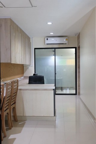 ให้เช่าทาวโฮม3 ชั้น หมู่บ้านกลางเมือง ซอยรามคำแหง39 ย่านทาวอินทาวน์  พระราม9เลียบด่วน รามคำแหง