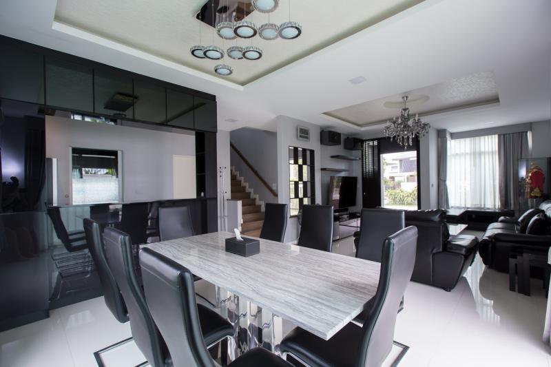 ให้เช่าบ้านเดี่ยว ตกแต่งสวย สีวลี เลควิว เชียงใหม่ LH-RW003729