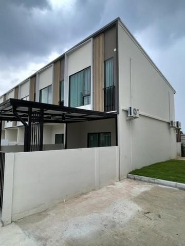 PB3681 ให้เช่าทาวน์โฮม 2 ชั้น หมู่บ้าน อัลติจูด คราฟ บางนา บ้านใหม่ไม่เคยเข้าอยู่ หน้าบ้านหันทิศใต้