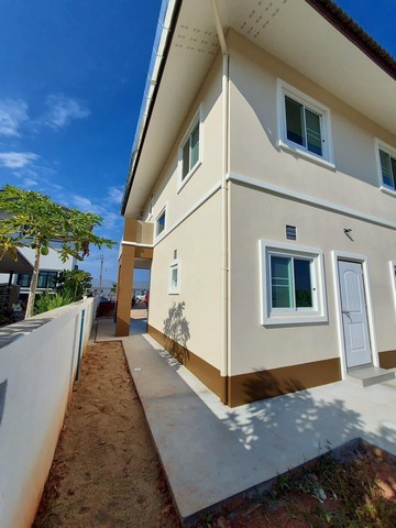 ขายบ้านเดี่ยว 2 ชั้นพร้อมอยู่  เนื้อที่ 100 ตารางวา ใกล้สนามบินเชียงราย อำเภอเมือง จังหวัดเชียงราย