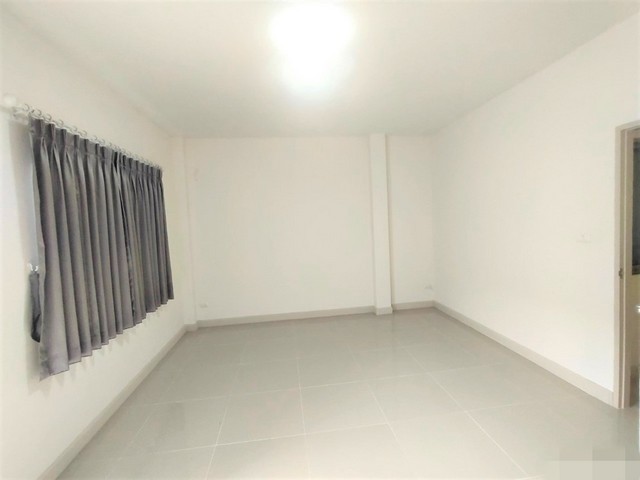 ขายทาวน์เฮ้าส์  หมู่บ้านอีซีโอ้   สงขลา (PKK03-05821)