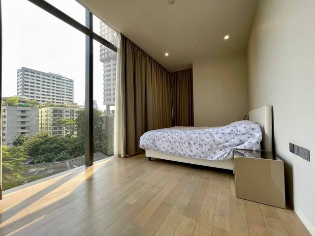 คอนโด. วิทโทริโอ้ ใกล้ BTS พร้อมพงษ์ 42000000 THAI BAHT  136 ตาราง.เมตร โครตถูก กรุงเทพ