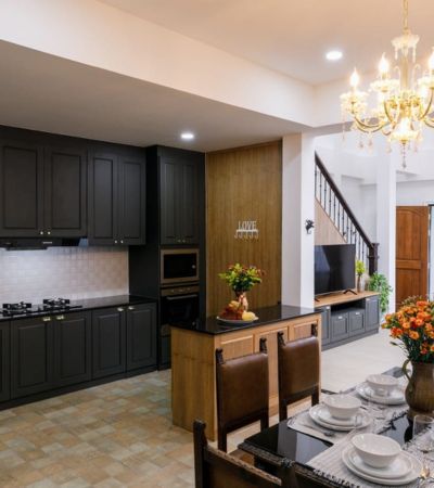 ทาวน์โฮม 3 ชั้น Furniture Builinทั้งหลัง ต.ป่าแดด อ.เมืองเชียงใหม่ หลังตลาดวรุณ  หมู่บ้านเงียบ สงบ สามารถเดินทางเข้าออกไปหลายเส้นทาง