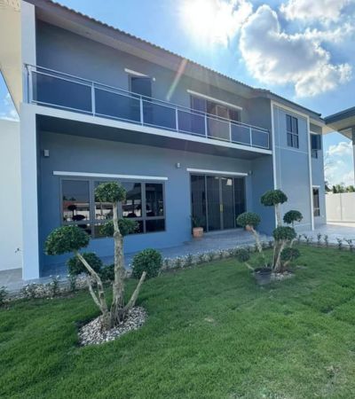 ติดต่อ เต้ย 086-659-5965 Line ID: Creatoeyขาย 8.5 ล้านบาท บ้านสร้างใหม่ 2 ชั้น พื้นที่ 1 งานกว่า เยอะมากกกปูหญ้ารอบบ้าน จอดรถได้หลายคันทำเลใกล้ร้านอาหารโอ้กะจู๋, โฮมโปร สันทราย .เนื้อที่ 189 ตรว.พื้นที่ใช้สอย 384 ตร.ม5 ห้องนอน 6ห้องน้ำ1ห้องรับแขก1ห้องทำงาน 1ห้องครัวขนาดใหญ่ .ต.หนองจ๊อม อ.สันทราย จ.เชียงใหม่ สถานที่ใกล้เคียง- โอ้กะจู๋ 5 นาที- สวนสาธารณะ สันทรายหลวง 5 นาที- ที่ว่าการอำเภอสันทรา