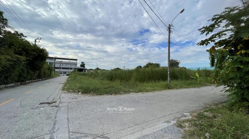 ขายที่ดินแปลงมุม ถมแล้ว สี่เหลี่ยมสวย ขนาดที่ดินแปลงรวมทั้งหมด 3-0-10 ไร่ (หน้ากว้าง 78x63 ม.) ที่ดินผังสีเหลือง ย.3 ที่ดินประเภทที่อยู่อาศัยหนาแน่นน้อย ปากซอยมี แฟมิลี่มาร์ท ทำเลดี ใกล้มอร์เตอร์เวย์, ทางด่วนบางนา, วัดทุ่งลานนา, ม.รามฯ 2, โรงเรียนราชดำริ, สนามบินสุวรรณภูมิ ราคาขาย 33.88 ลบ. (28,000 บ./ตร.ว.) รหัสทรัพย์ : L-640921-0010สนใจติดต่อ : 02-541-4999 หรือ 085-664-5000และ Line ID : @acr119 (มี@ด้วย) รบกวนติดต่อแอ