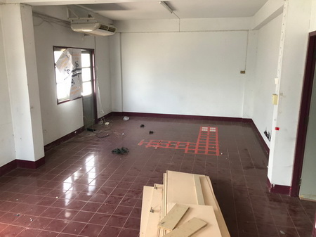 อาคารพาณิชย์ 2 คูหา  เนื้อที่  38.2 ตารางวา   ถนนเหมืองหิต  ตำบลในเวียง  อำเภอเมืองแพร่  จังหวัดแพร่