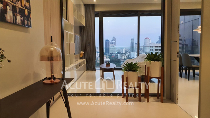 ขาย คอนโดมิเนียม วิทโทริโอ้ 2ห้องนอน ห่างจากรถไฟฟ้าพร้อมพงษ์ 190 เมตร หรือเดิน ประมาณ 2 นาที ใกล้ห้างสรรพสินค้าชั้นนำ ชั้นสูงตกแต่งหรูหรา พร้อมเข้าอยู่ได้ทันที วิทโทริโอ้ สุขุมวิท 39 ขนาด 136.71 ตร.ม. 2 ห้องนอน 3 ห้องน้ำ ใกล้ห้างสรรพสินค้าชั้นนำ ชั้นสูง ขาย 51,900,000 บาทรหัสทรัพย์ : C-620704-0026สนใจติดต่อ : 02-541-4999 หรือ 085-664-5000และ Line ID : @acr_sale879 (มี@ด้วย) รบกวนติดต่อแอดมินก่อนนะคะ