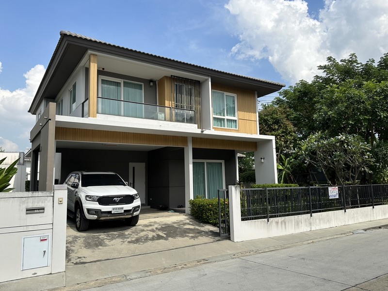 #ราคาต่ำกว่าราคา​ตลาด​ พร้อมอยู่​ #​ประกาศขายขาดทุน​ ฟรีเฟอร์นิเจอร์​ทั้งหลัง#​บ้านเดี่ยว​แปลงมุมนอก​  88.4 ตรว.#ซอยกันตนา เชื่อมต่อหลายเส้นทางชัยพฤกษ์ ปิ่นเกล้า-กาญจนาฯ​ (ซอยกันตนา)​Chaiyaphruek Pinklao-Kanchanaถ. บางใหญ่-บางคูลัด ตำบล บางใหญ่พื้นที่​ 88.4  ตรว. พื้นที่​ใช้สอย​ 240 ตรม.ขนาด​ 4​  ห้องนอน​ 3​  ห้องน้ำ​ 2​ ที่จอดรถ​1  ห้องครัว​ 1  ห้องรับแขก​ใหญ่โถ่ง​ใหญ่​ชั้น​ 2 ปรับเป็นห้องพ