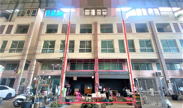 รายละเอียดเพิ่มเติมCode ID : PKK04-05308ราคาขาย       11,086,000 บาท- ขนาดพื้นที่ :  38.60 ตร.ว- พื้นที่ใช้สอย :   432 ตร.ม- จำนวนห้อง :   8 ห้องนอน 6 ห้องน้ำ (2 คูหา, มีชั้นลอยและดาดฟ้า)- จอดรถ :      1 คัน- อาคารพาณิชย์ :  4 ชั้น- อาคารพาณิชย์หันทางทิศ :- อายุอาคาร :   13 ปีพิกัดทรัพย์  :     https://maps.app.goo.gl/YrwwEZbnQSnsNBgp9สถานที่ใกล้เคียง- ใกล้บิ๊กมาร์เก็ต หาดใหญ่- ใกล้โรบินสัน หาดใหญ่- ใกล้ตลาดสดพลาซ่า 3- ใกล้โรงเรียนแสงทองวิทยาสอบถาม