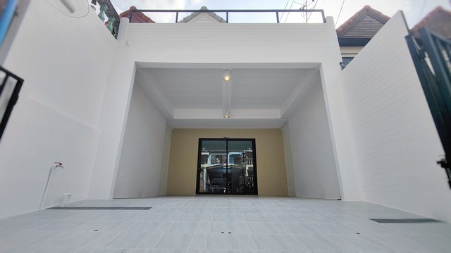 หมู่บ้านทิพย์สุวรรณ  ถูกด้วยสวยจริง   ติดถนน บางกรวย-ไทรน้อย (ใกล้ตลาดบางบัวทอง)