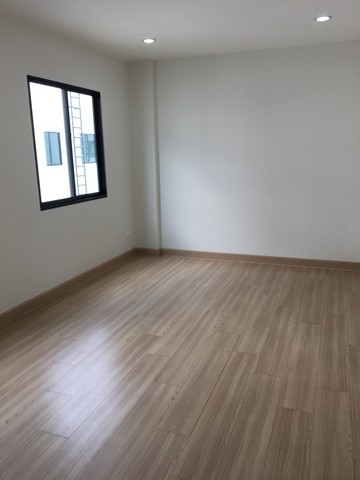 S2477  ให้เช่าโฮมออฟฟิศ 4 ชั้น โครงการไอฟีล บางนา IFIELD BANGNA ใกล้เมกะบางนา