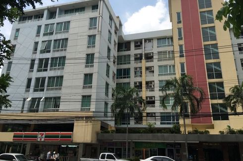 สนใจติดต่อ: โดม รัชดา โทร: 065-586-9872ไลน์ไอดี: giantmw หรือ @yem0202n.(ขาย พร้อมผู้เช่าเดือนละ 8,000 บาท) คอนโดรัชดาซิตี้ 18 (2) (Ratchada City-2 Condominium), 1 ห้องนอน 1 ห้องน้ำ, อาคารเพชร ชั้น 3, ขนาด 40.62 ตร.ม., ราคาขาย 1,777,777 บาท (พร้อมเฟอร์นิเจอร์ครบเซ็ต).ชื่อโครงการ: คอนโดรัชดาซิตี้ 18 (2) (Ratchada City-2 Condominium).เจ้าของโครงการ: บริษัท ศรีชัย อินเตอร์เนชั่นแนล จำกัด (Srichai international).ทำเลที่ตั้ง: ถนนรัชดาภิเษก ซอย 18 (ถนนประชาราษฎร์บำเพ็ญ) แข