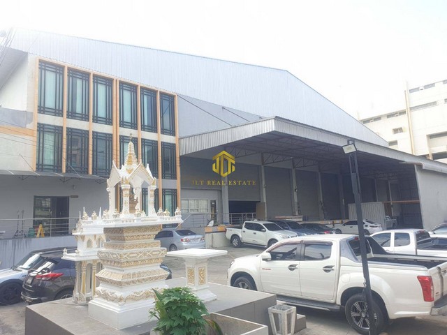 ขายโรงงานขนาด 3,746.5 ตรม. ผังสีม่วงแท้ ถนนเทพารักษ์ กม.22รหัสทรัพย์ : FSFR002(กรุณาใช้รหัสนี้ในการสอบถาม FSFR002)ขายโรงงานขนาด 3746.5 ตรม. (59x63.5)เนื้อที่ 3-0-33 ไร่ถนนเทพารักษ์ กม.22พื้นที่สีม่วง มีใบรง.4 เกี่ยวกับผลิตถุงและแผ่นฟิล์มพลาสติกพื้นที่ดิน 4920 ตรม. (60x82)สำนักงาน 3 ชั้นพื้นรับน้ำหนักได้ 2 ตัน/ตรม.ไฟฟ้า 3 เฟสพิกัด : ถนนเทพารักษ์ กม.22 ต.บางเสาธง อ.บางเสาธง จ.สมุทรปราการราคาขาย 80,000,000 บาทสนใจ