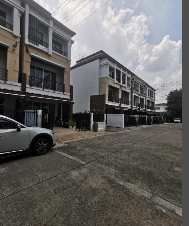 ขายทาวน์โฮม 3 ชั้น บ้านกลางเมือง เกษตรนวมินทร์ ซอยประเสริฐมนูกิจ  ใกล้ตลาดปัฐวิกรณ์