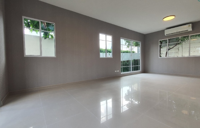 ขายบ้านเดี่ยว2 ชั้น หลังใหญ่ ภัสสร 25 บางนา กม 12 เนื้อที่ 60 ตรว มี 3 นอน 2 น้ำ แปลงมุม