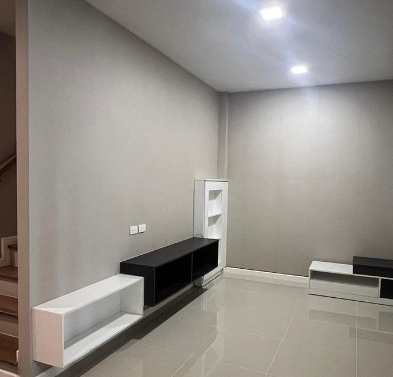 ขายทาวน์โฮม หมู่บ้าน เดอะนิส รามอินทรา ซ.พระยาสุเรนทร์ 30 สไตล์บ้านเดี่ยว 4 ห้องนอน 3 ห้องน้ำ